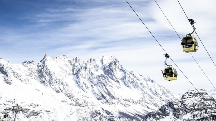 Valanga in quota sul Monte Bianco: morti due sciatori