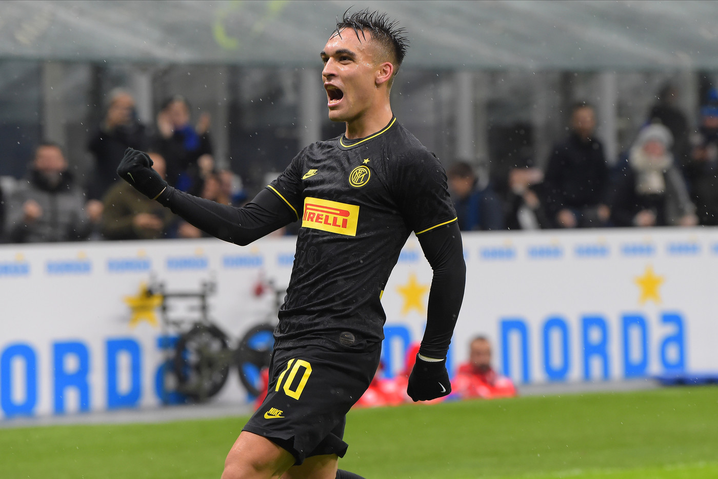 Serie A, Inter piega la Spal e supera la Juve: doppietta di Lautaro