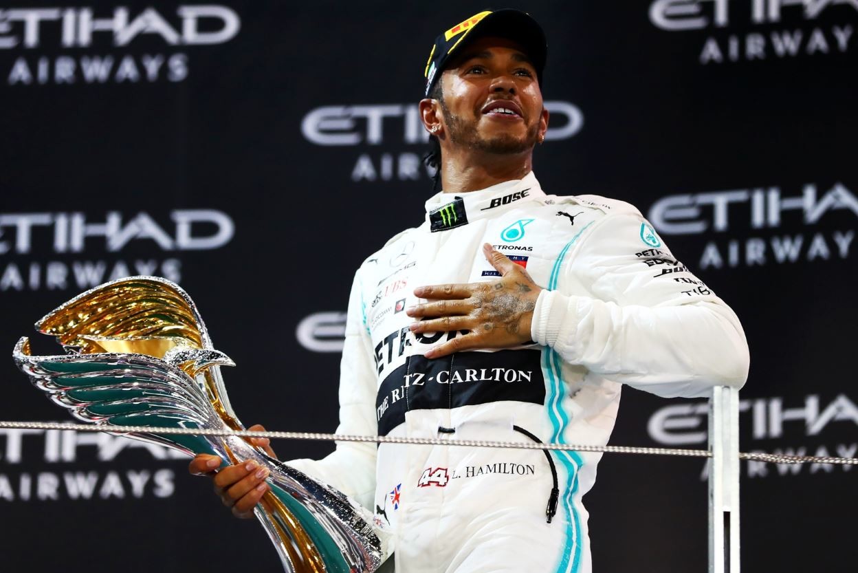 Hamilton lascia il vuoto e domina anche Abu Dhabi. Verstappen precede Vettel