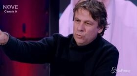 TV, a FAKE sul NOVE Porro attacca Mattia Santori, ‘volto delle sardine’: “Ragazzino non puoi dire di non conoscere Prodi”