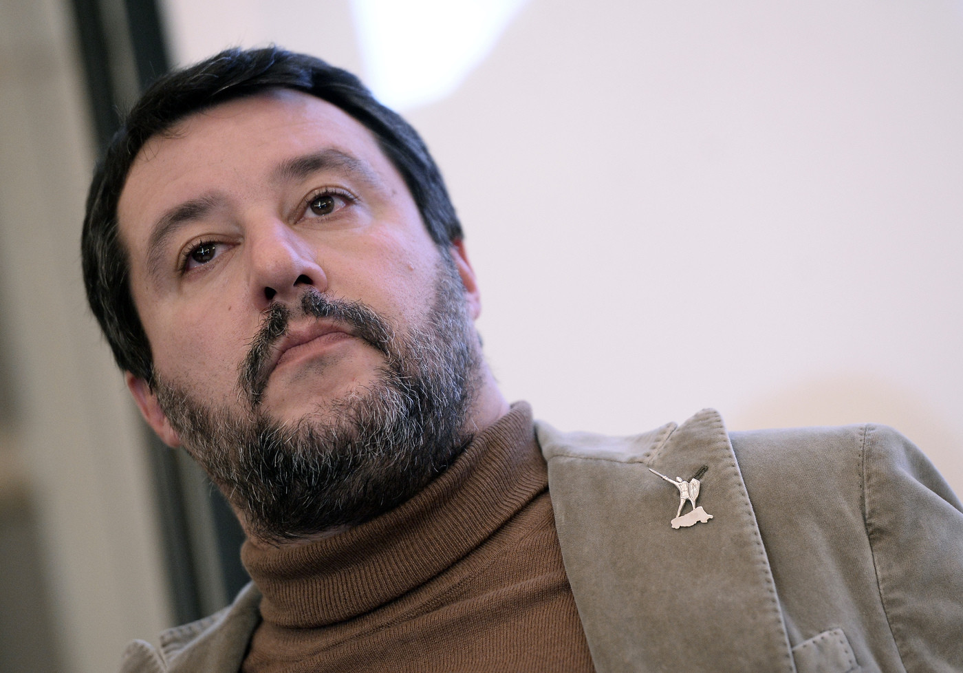 Salvini: “Nessuna uscita da euro ma Mes va riscritto”