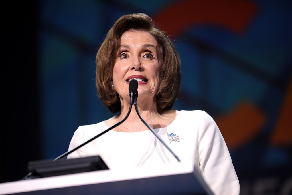 Pelosi: Avanti con l’impeachment, da Trump abuso di potere