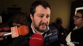 Salvini attacca Renzi: “Chi appoggia questo governo è complice dell’aumento delle tasse”