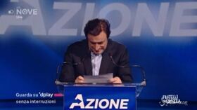 Crozza-Calenda: “La mia speranza è chi sia un 10% che non capisce un c…o come me”