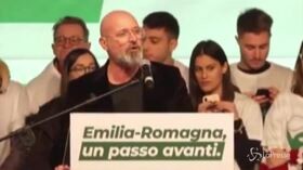 Regionali Emilia-Romagna, Bonaccini apre la campagna elettorale: “Grazie a Romando Prodi di essere qui”
