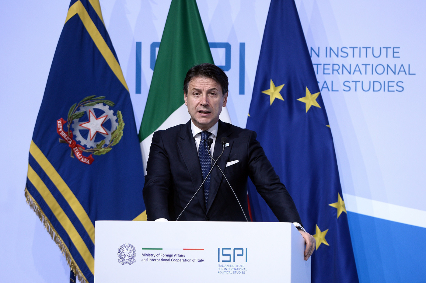 Manovra, Renzi rivendica vittoria. Conte lo gela: Nessun premio, è di tutti