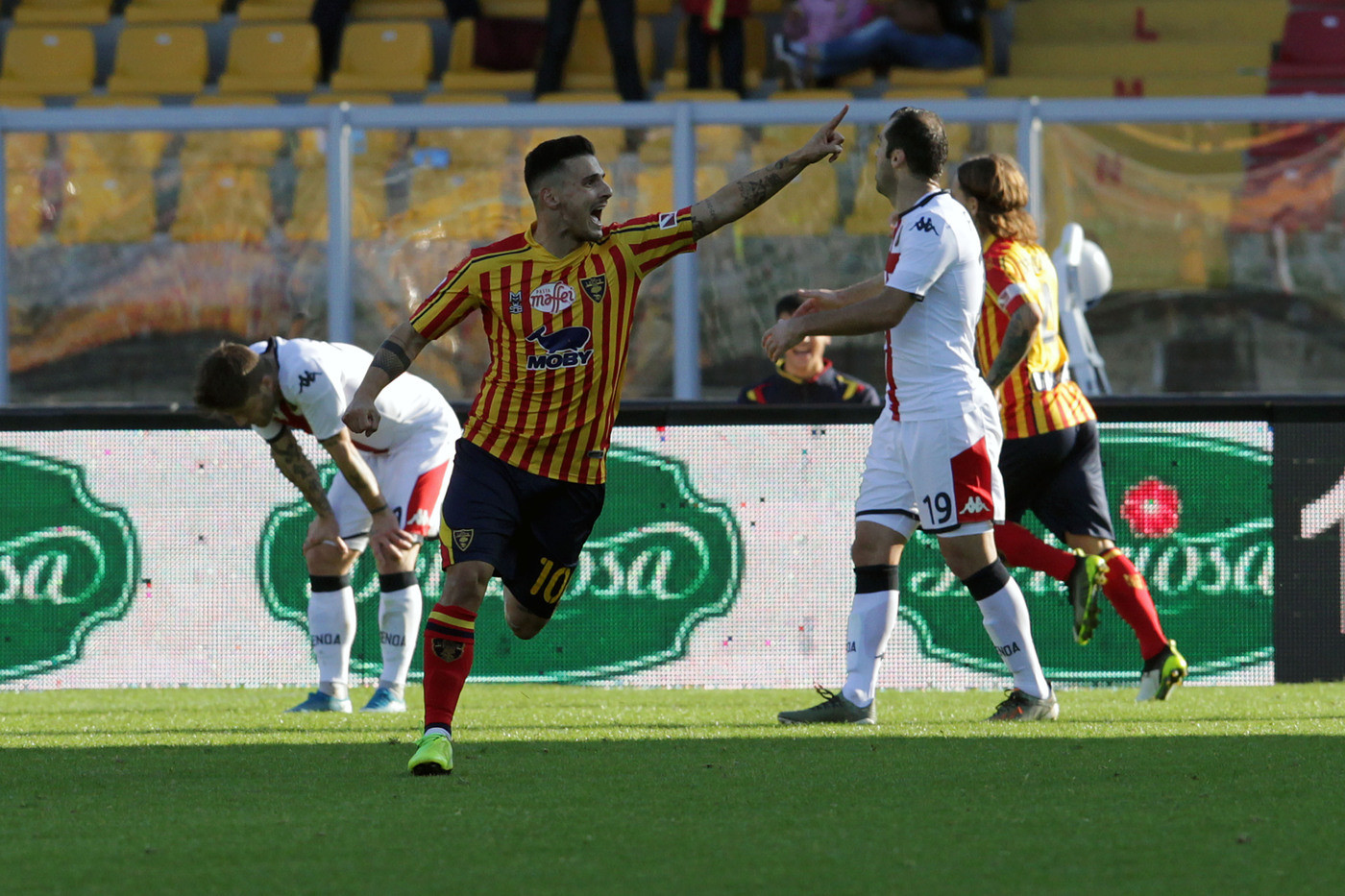 Calcio, Serie A: Lecce-Genoa 2-2 finale
