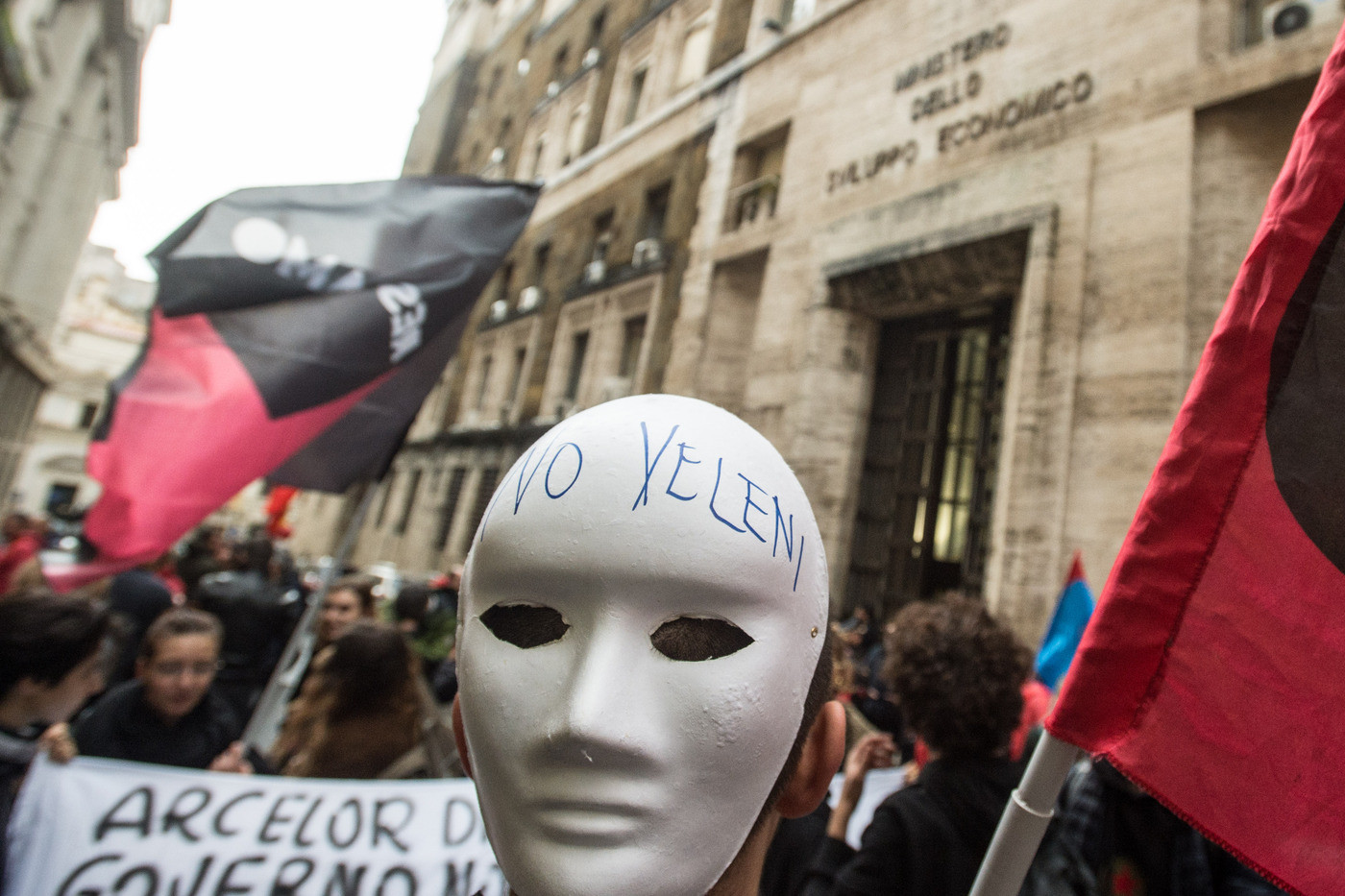 Crisi industriali, operai in piazza a Roma