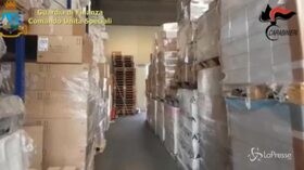 Sequestrati 2,1 milioni di sacchetti plastica illegali in tutta Italia
