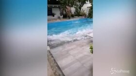 Terremoto nelle Filippine, le onde in piscina provocate dalla scossa