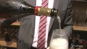 Natale, sorpasso storico dello spumante sullo champagne