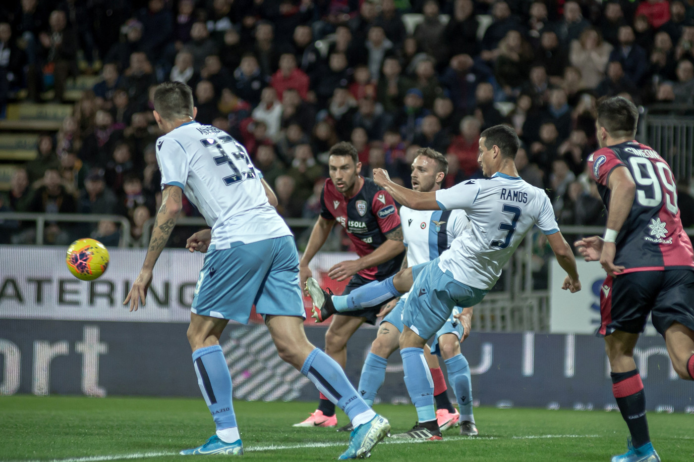 Va alla Lazio la sfida Champions con il Cagliari