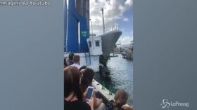 Manovra sbagliata, Superyacht da 120 milioni di dollari si distrugge a Sint Maarten