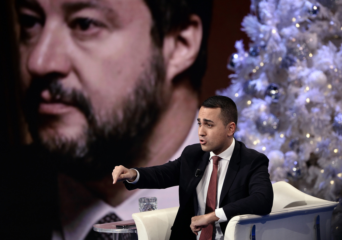 Migranti, Salvini indagato per caso Gregoretti. Di Maio: “Sì al processo”