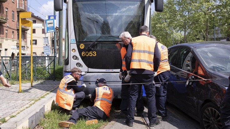 Torino, tram investe pedone e lo uccide