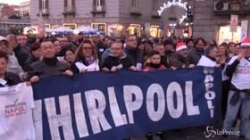 Panettoni ai clochard dagli operai Whirlpool di Napoli