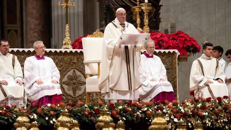 Natale, la benedizione 'Urbi et Orbi' del Papa: "Vicino a migrati ed emarginati"
