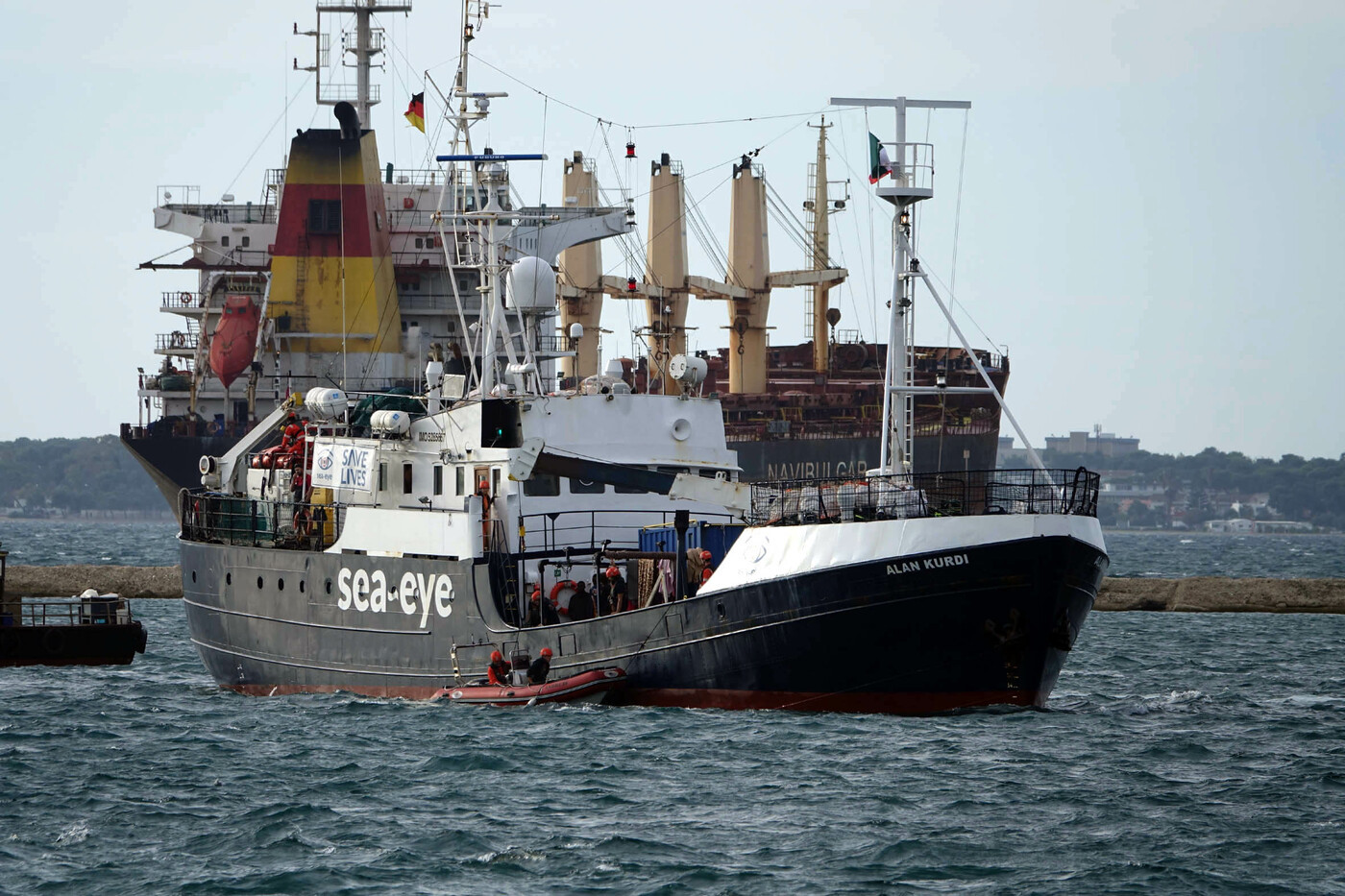 Migranti, Viminale: sbarchi dimezzati nel 2019