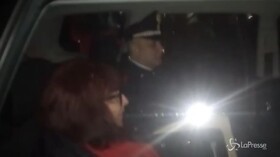 No Tav, l’arresto di Nicoletta Dosio. Gli attivisti ai carabinieri: “Vergogna”