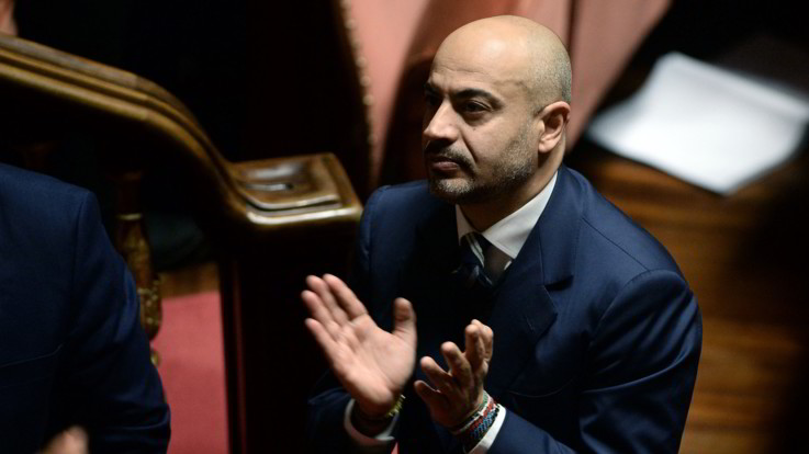 M5s, espulso Gianluigi Paragone: fuori per aver votato no alla manovra