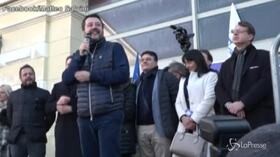 Gregoretti, Salvini: “Processeranno l’intero popolo italiano”