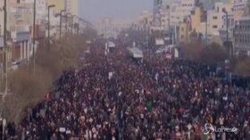 Soleimani, folla oceanica ai funerali in Iran