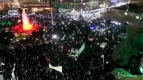 Soleimani, una marea umana al corte funebre nella città santa di Mashhad