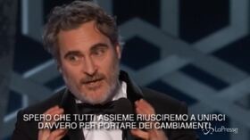 Golden Globe, il discorso per il clima di Joaquin Phoenix: “Dobbiamo prenderci le nostre responsabilità”