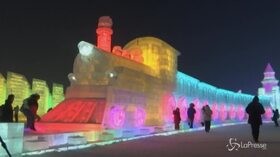 Cina, lo spettacolo di Harbin: quando il ghiaccio diventa opera d’arte