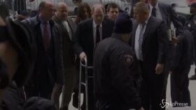 New York, al via il processo per stupro contro Weinstein
