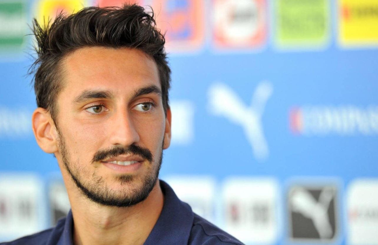 “Buon compleanno Davide Astori”: il ricordo di Fiorentina, Roma e Cagliari