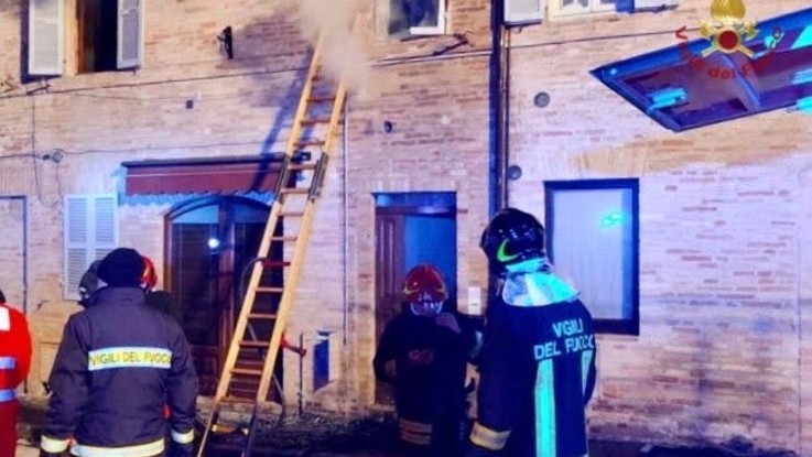 Fermo: a fuoco una casa, muore bimba di 7 anni