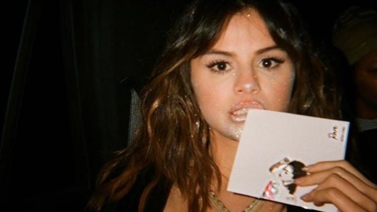 @selenagomez