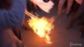 Iran: continuano le proteste, polizia apre fuoco contro manifestanti