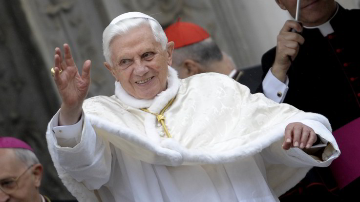 Vaticano, Benedetto XVI si schiera contro ordinazione di uomini sposati