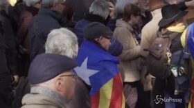 Catalogna, centinaia di separatisti a Barcellona manifestano per Junqueras