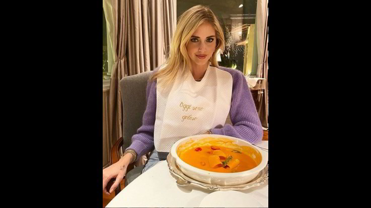 Gaffe della Ferragni: "Il miglior ristorante del mondo". Ma il piatto è misero