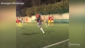 Totti incanta ancora, la sua punizione è un capolavoro virale