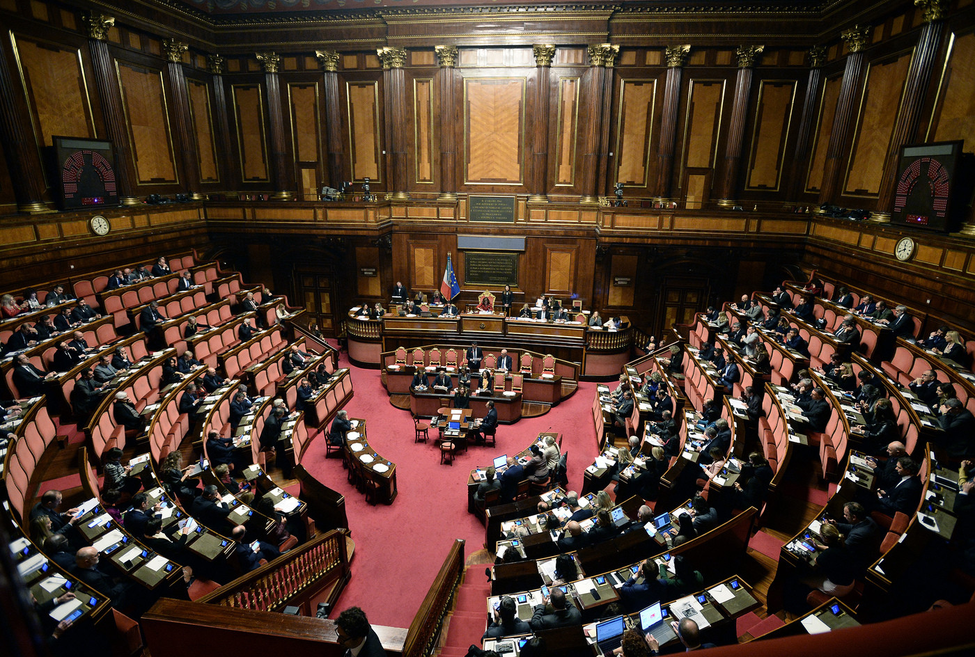 Voto dei 18enni per il Senato: arriva il sì della commissione
