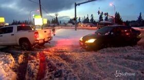 Usa, le pesanti nevicati mettono in ginocchio lo stato di Washington