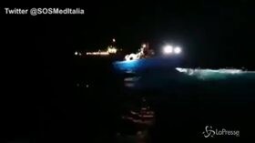 Migranti, l’Ocean Viking di nuovo in mare salva 39 naufraghi