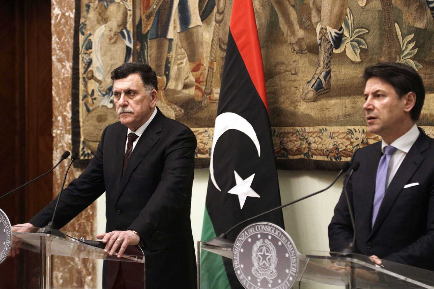 Libia, Al-Sarraj e Haftar saranno alla conferenza di Berlino