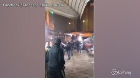 Napoli: baby gang mette in fuga poliziotti