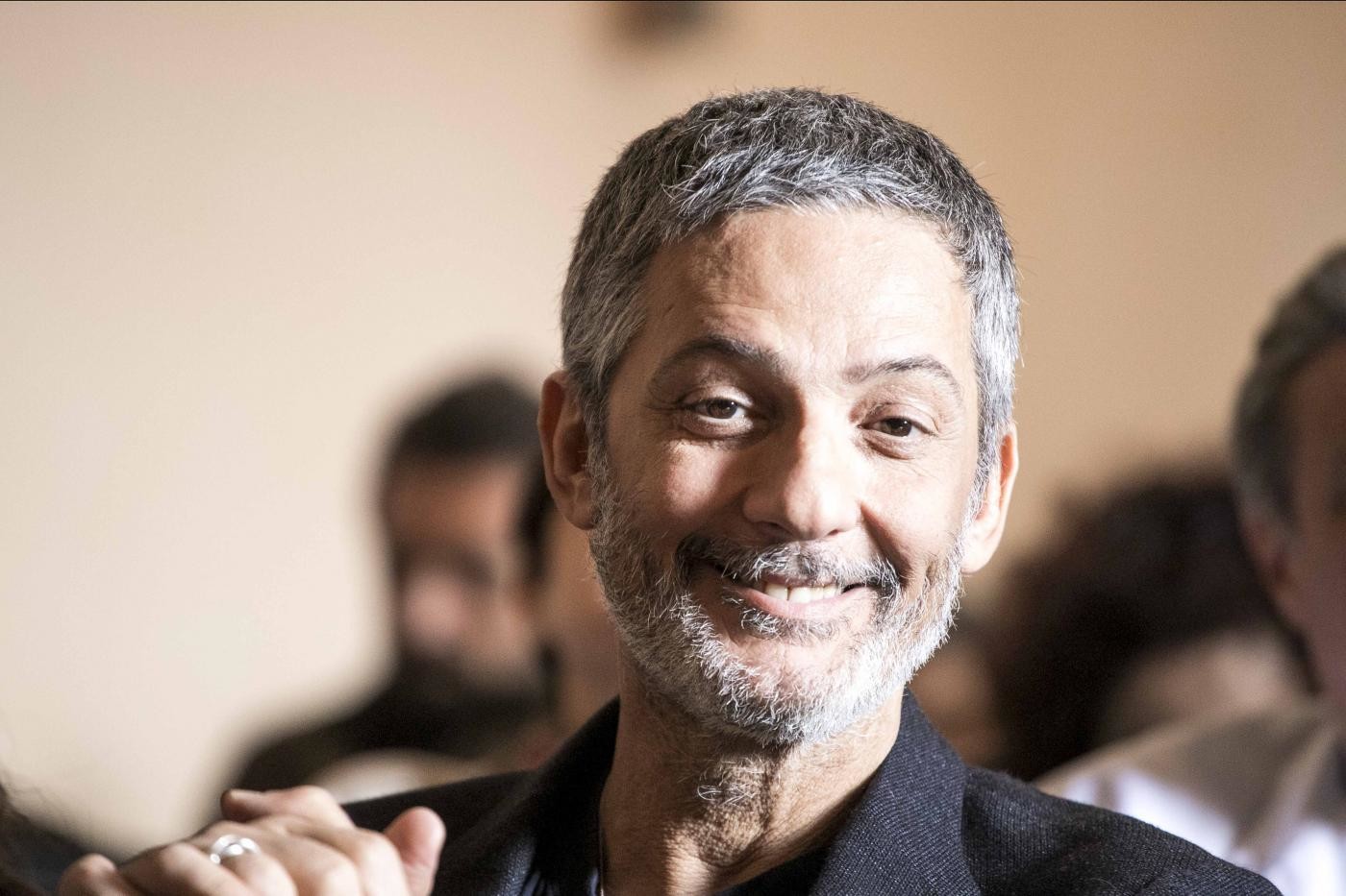 Sanremo, Bellucci dà forfait: “Non ci sarò”. E Fiorello difende Amadeus