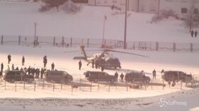 Davos, l’arrivo “blindato” di Trump in elicottero