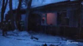 Russia, 11 morti tra le fiamme di una baracca di legno