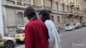 Nina Moric e Fabrizio Corona in tribunale a Milano, le prime immagini dell’ex re dei paparazzi dopo l’arresto