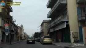 Locri, redditi cittadinanza illeciti: avevano ville e Ferrari