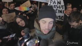 Bibbiano, Sardine in piazza contro la Lega. Santori: “Salvini è il vero divisore”