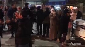 Terremoto Turchia: in un video la lunga scossa, panico nelle strade